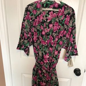 NWT-floral chemise and robe set